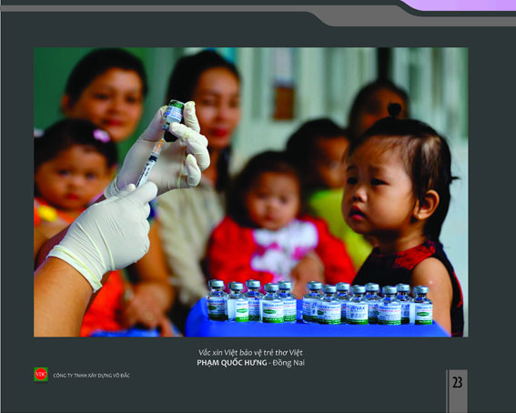 Tác phẩm “Vắc xin Việt bảo vệ trẻ thơ Việt” của nhiếp ảnh gia Phạm Quốc Hưng đoạt giải nhất