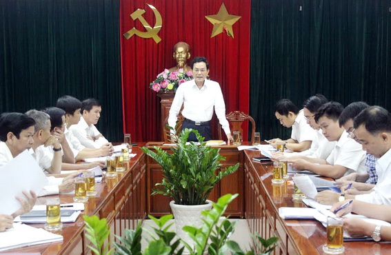 Phó chủ tịch UBND tỉnh Võ Văn Chánh phát biểu tại cuộc họp