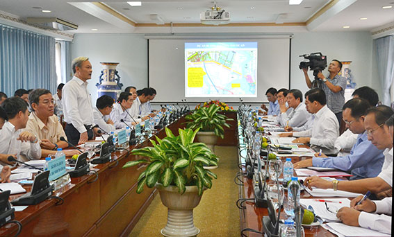 Bí thư Tỉnh uỷ Nguyễn Phú Cường phát biểu tại buổi làm việc