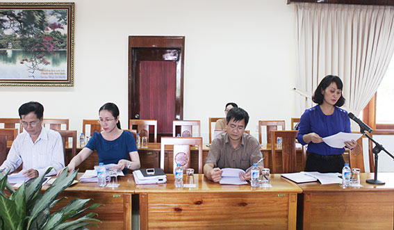 Phó trưởng ban Thường trực Ban Tổ chức Tỉnh ủy Đặng Minh Nguyệt phát biểu tại buổi làm việc.