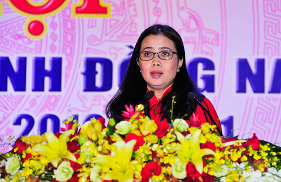 Chủ tịch Hội Liên hiệp phụ nữ tỉnh Lê Thị Ngọc Loan, phát biểu khai mạc đại hội.