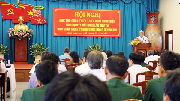 Bí thư Tỉnh ủy Nguyễn Phú Cường phát biểu chỉ đạo tại hội nghị. Ảnh: P.HẰNG