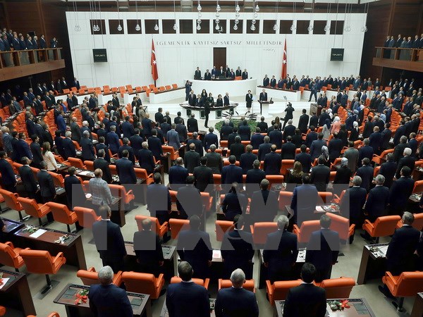 Tổng thống Thổ Nhĩ Kỳ Recep Tayyip Erdogan phát biểu tại phiên họp Quốc hội ở Ankara ngày 1/10/2016. (Nguồn: AFP/TTXVN)