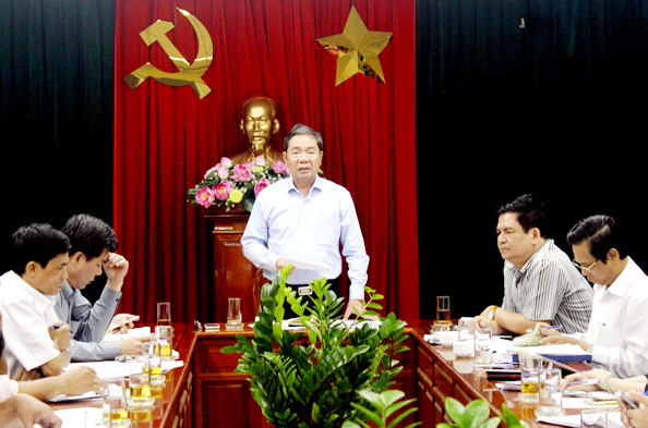 Phó chủ tịch UBND tỉnh Nguyễn Quốc Hùng phát biểu chỉ đạo tại buổi làm việc