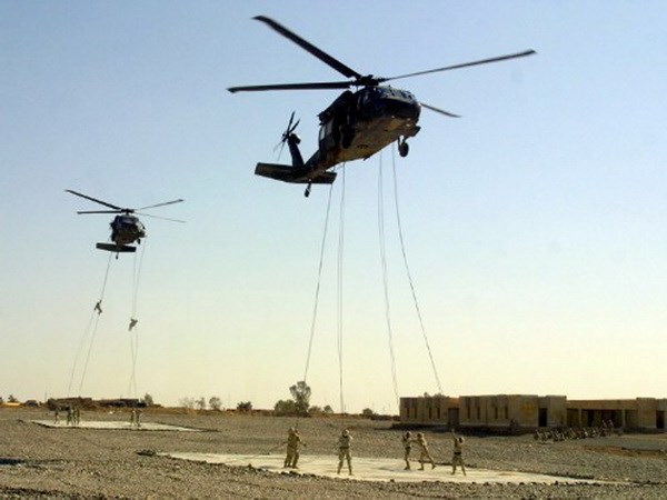 Binh sỹ Mỹ tại căn cứ không quân Qayyara, cách Mosul 35km về phía nam, ngày 4/10/2003. (Nguồn: AFP/TTXVN)