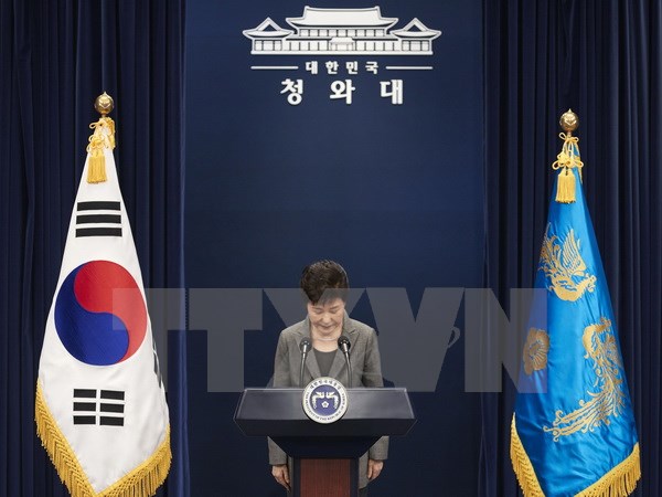 Bà Park Geun-hye xin lỗi toàn dân trong một lần phát biểu tại thủ đô Seoul. (Nguồn: THX/TTXVN)