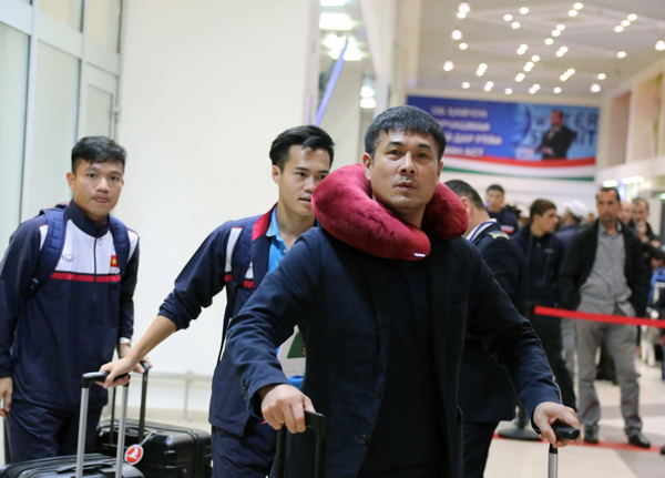 Đội tuyển Việt Nam đã bay sang Dushanbe (Tajikistan) để chuẩn bị cho trận đấu mở màn vòng loại cuối cùng ASIAN Cup 2019
