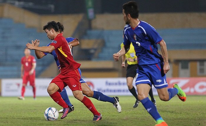 ĐT Việt Nam (áo đỏ) quyết tâm giành vé dự Asian Cup 2019.