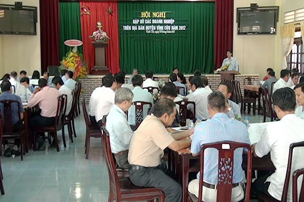 Toàn cảnh hội nghị gặp gỡ các doanh nghiệp tên địa bàn huyện Vĩnh Cửu năm 2017