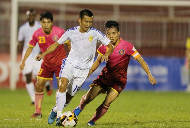 Thắng Quảng Nam (trắng) Sài Gòn FC chen chân vào tốp 4