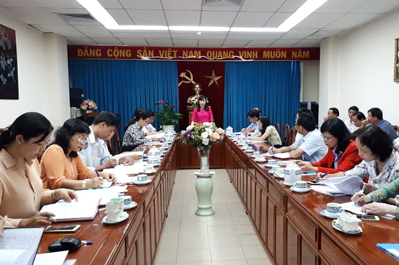Bà Nguyễn Thị Thu Hiền, trưởng Ban Văn hóa – xã hội, HĐND tỉnh phát biểu tại buổi giám sát