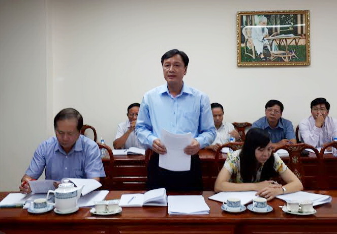 Giám đốc Bảo hiểm xã hội Đồng Nai Phan Văn Mến báo cáo tại buổi giám sát