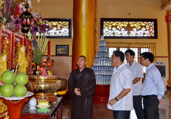 ĐC Tới thăm, tặng quà và tìm hiểu giá trị Phật giáo tại chùa Phổ Quang, Ban trị sự PG huyện Vĩnh Cửu (13)