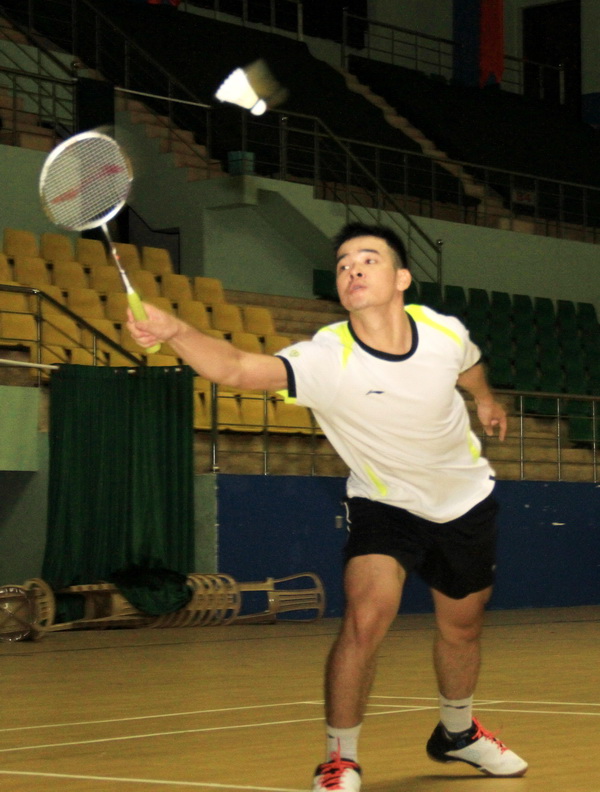 Tay vợt Hồ Nguyễn Vinh Quang (Đồng Nai) đang tập luyện chuẩn bị tham dự giải.