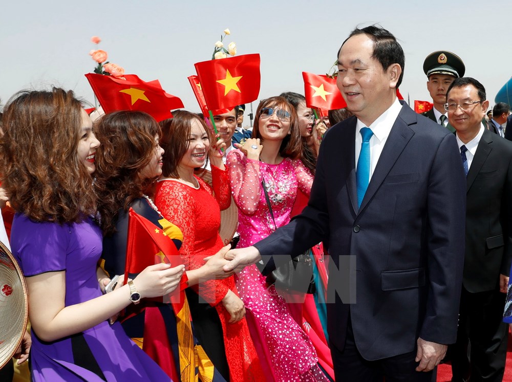 Quang cảnh lễ đón Chủ tịch nước Trần Đại Quang và Phu nhân tại Sân bay Quốc tế Bắc Kinh. (Ảnh: Nhan Sáng/TTXVN)