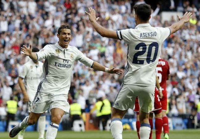 Ronaldo lập cú đúp mang chiến thắng về cho Real Madrid. (Nguồn: AP)