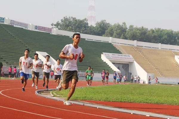 Các VĐV tham gia thi đấu nội dung điền kinh chạy 5km