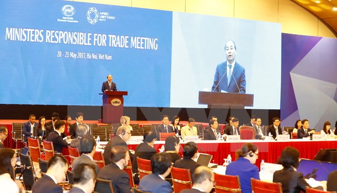 Thủ tướng Nguyễn Xuân Phúc phát biểu tại Hội nghị Bộ trưởng phụ trách thương mại. (Ảnh: Thống Nhất/TTXVN)