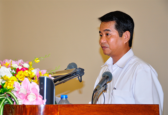 Đồng chí Thái Bảo, Trưởng Ban tuyên giáo Tỉnh Uỷ báo cáo sơ kết thực hiên 