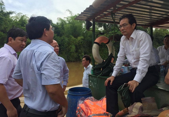 Phó chủ tịch UBND tỉnh Đồng Nai Võ Văn Chánh khảo sát