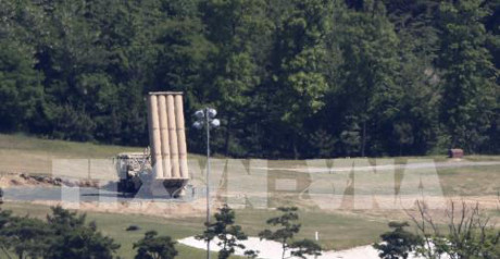 Hệ thống phòng thủ tên lửa tầm cao giai đoạn cuối (THAAD) được triển khai tại Seongju, tỉnh Bắc Gyeongsang, Hàn Quốc ngày 19/5. Ảnh: EPA/TTXVN