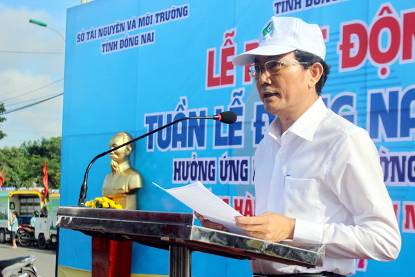 Phó chủ tịch UBND tỉnh Võ Văn Chánh phát biểu tại buổi lễ.