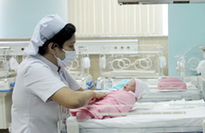 Trẻ sơ sinh sau mổ được chăm sóc tại phòng dưỡng nhi Bệnh viện đa khoa Đồng Nai.