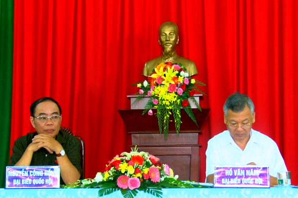 Đại biểu Quốc hội tiếp xúc cử tri Xuân Lộc.
