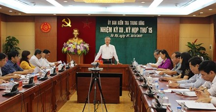Đồng chí Trần Quốc Vượng, Uỷ viên Bộ Chính trị, Bí thư Trung ương Đảng, Chủ nhiệm Ủy ban Kiểm tra Trung ương chủ trì kỳ họp.