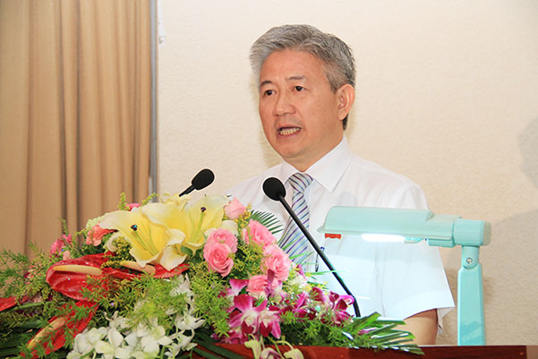 Giám đốc Sở Văn hóa thể thao – du lịch Lê Kim Bằng trả lời ý kiến đại biểu tại phiên thảo luận tổ ở hội trường