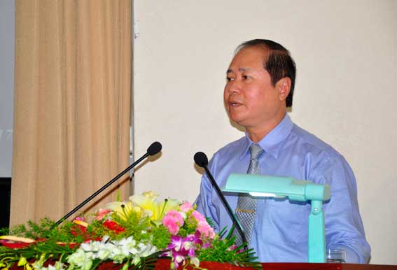 Ông Huỳnh Minh Hoàn, giám đốc Sở Y tế trả lời tại phiên chấn vất.