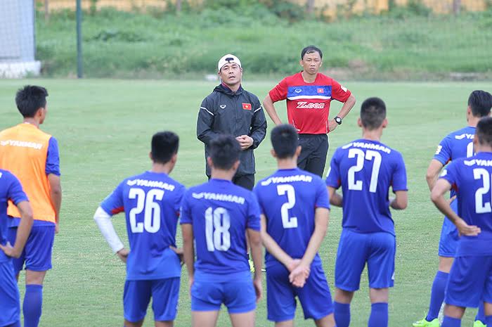 Thầy trò HLV Hữu Thắng sẽ có chặng đường đầy thử thách tại Malaysia nếu muốn vô địch.