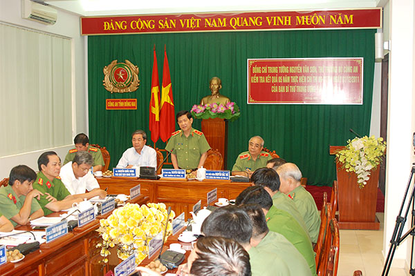 Trung tướng Nguyễn Văn Sơn, phát biểu chỉ đạo tại buổi làm việc.