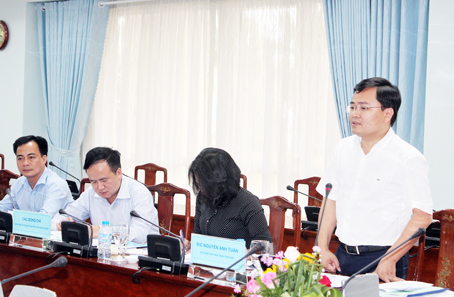 Bí thư Trung ương Đoàn Nguyễn Anh Tuấn phát biểu tại buổi làm việc.