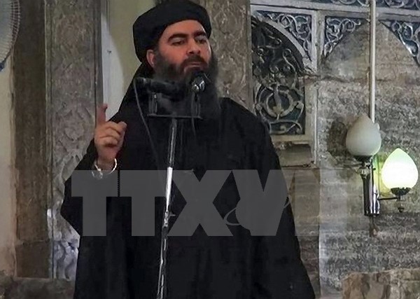 Băng video đưa hình ảnh Abu Bakr al-Baghdadi phát biểu tại một địa điểm bí mật. (Nguồn: EPA/TTXVN)