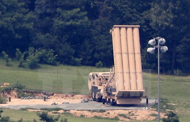 Hệ thống phòng thủ tên lửa tầm cao giai đoạn cuối (THAAD) của Mỹ được triển khai tại Seongju, Hàn Quốc ngày 28/7. (Nguồn: Yonhap/TTXVN)