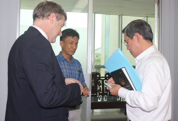 Phó chủ tịch UBND tỉnh Nguyễn Quốc Hùng tiếp tập đoàn Cement