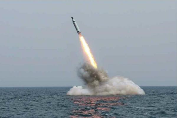 Một vụ phóng tên lửa từ tàu ngầm của Triều Tiên. (Nguồn: upi.com)