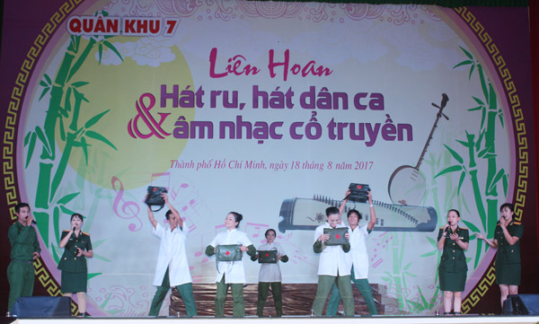 Tiết mục biểu diễn của  hội phụ nữ LLVT tỉnh Đồng Nai 