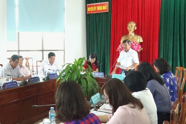 Đồng chí Hồ Thanh Sơn-UVTV, Trưởng Ban Dân vận Tỉnh ủy phát biểu tại buổi giám sát