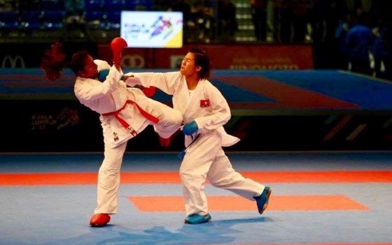 Nguyễn Thị Ngoan (đai xanh) xuất sắc giành HCV Karatedo thế giới