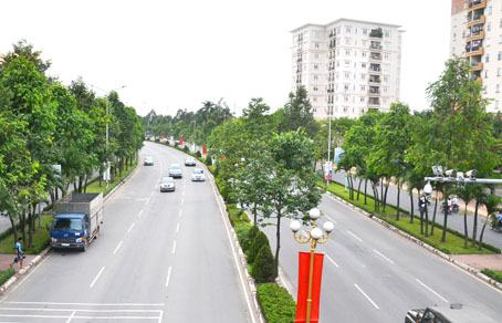 Hạ tầng giao thông và cây xanh đang là thách thức lớn của TP.Biên Hòa. Trong ảnh: đường Nguyễn Ái Quốc là trục đường lớn nhất của TP.Biên Hòa hiện nay. Ảnh: K.Giới
