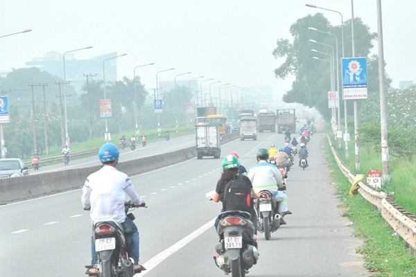 Sương mù xuất hiện đoạn qua quốc lộ 1 đoạn qua Khu công nghiệp Biên Hòa 1.