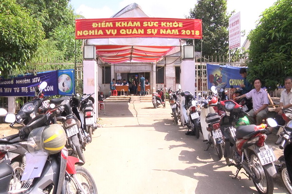 Trạm y tế thị trấn Định Quán tổ chức khám tuyển nghĩa vụ quân sự