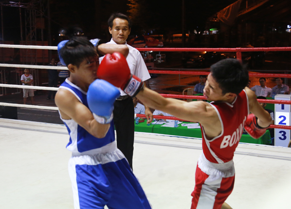 Các võ sĩ thi đấu nội dung boxing