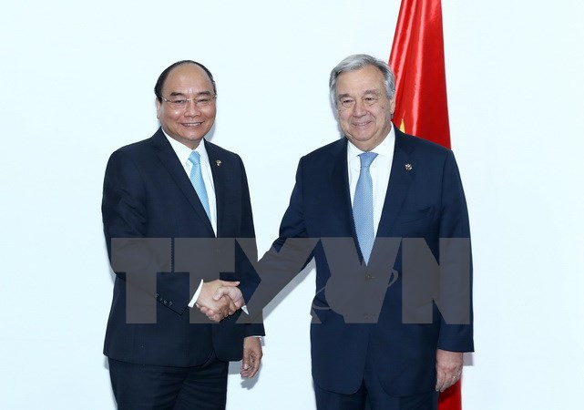 Thủ tướng Chính phủ Nguyễn Xuân Phúc gặp Tổng Thư ký Liên hợp quốc Antonio Guterres. (Ảnh: Thống Nhất/TTXVN)