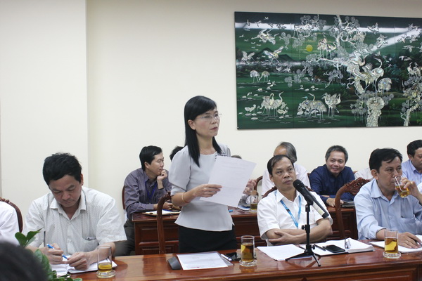 Giám đốc Bệnh viện nhi đồng Đồng Nai Nguyễn Lê Đà Hà phát biểu ý kiến tại cuộc họp.