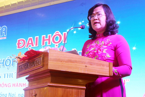 Phó chủ tịch UBND tỉnh Nguyễn Hòa Hiệp phát biểu tại đại hội.
