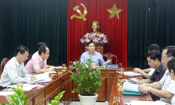 Phó chủ tịch UBND tỉnh Trần Văn Vĩnh chủ trì buổi làm việc