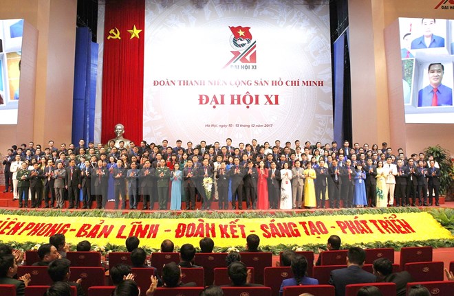 Ban Chấp hành Trung ương Đoàn Thanh niên Cộng sản Hồ Chí Minh Khóa XI, nhiệm kỳ 2017-2022 ra mắt Đại hội. (Nguồn: TTXVN)